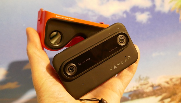 Fotoaparát Kandao QooCam EGO 3D s nástavcem; foto: 3DJ